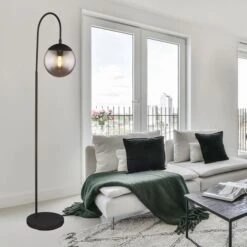 Stehlampe, Glas-Kugel, Rauch, Schwarz-matt, H 150 Cm